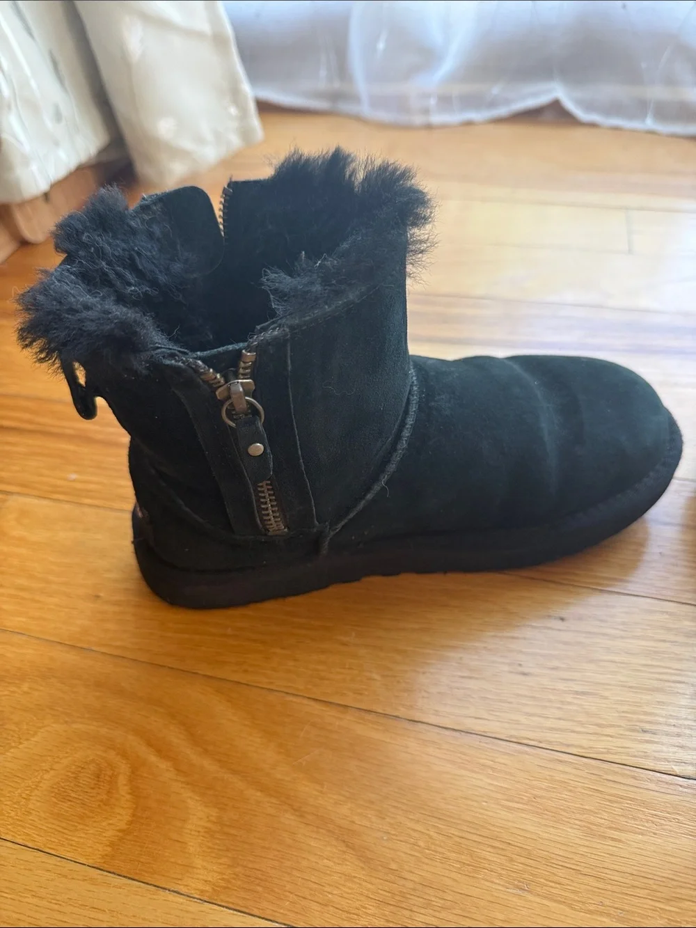 UGG classic short